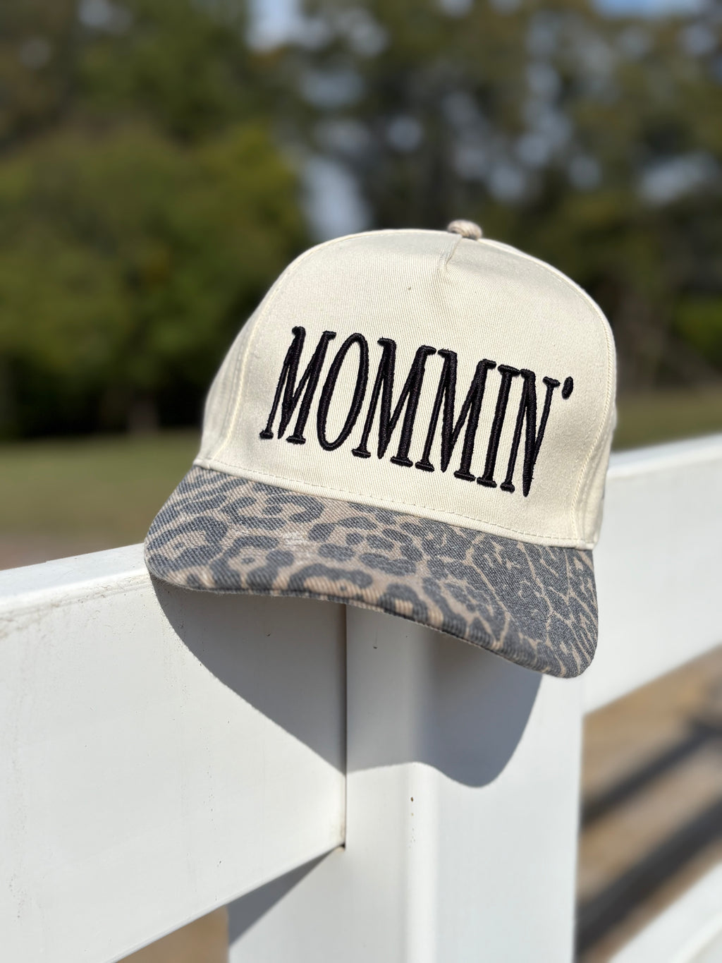 MOMMIN' HAT